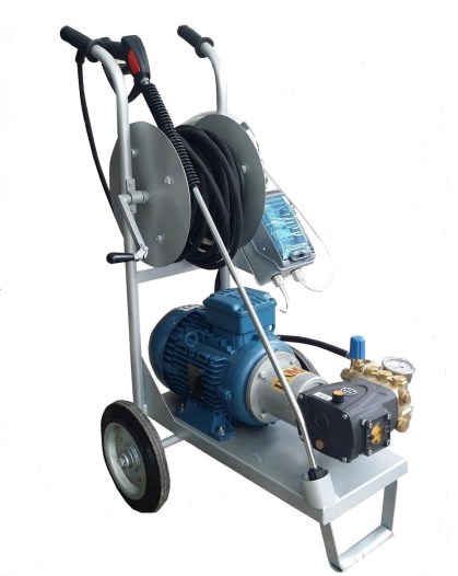 damac-7-5hp-380v-kryou-neroy-epaggelmatiko-plystiko